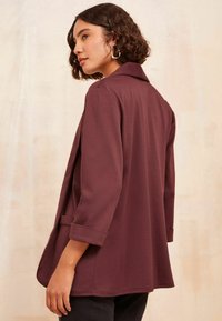 Friends Like These EDGE TO EDGE PONTE - REGULAR FIT - Blejzer - purple