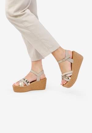 CON EFECTO ESPARTO - Sandalias con plataforma - taupe