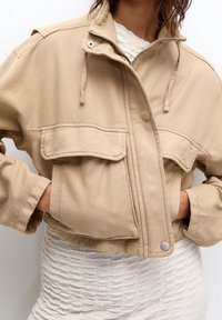 PULL&BEAR Veste mi-saison - sand