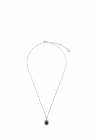 Srebrny naszyjnik łańcuszkowy z okrągłym wisiorkiem, w którym znajduje się centralny niebieski kamień otoczony mniejszymi przezroczystymi kamieniami. Regulowana długość.