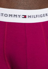 Tommy Hilfiger SIGNATURE 3 PACK - Uske bokserice - italian wine/emer/burg