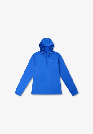 Sinine kapuutsiga pikkade varrukatega pullover, millel on poolne tõmblukk, tekstuuriga kangas ja siledad õmblused. Omab logo rinnal ja sõrmeaukudele varrukatel.