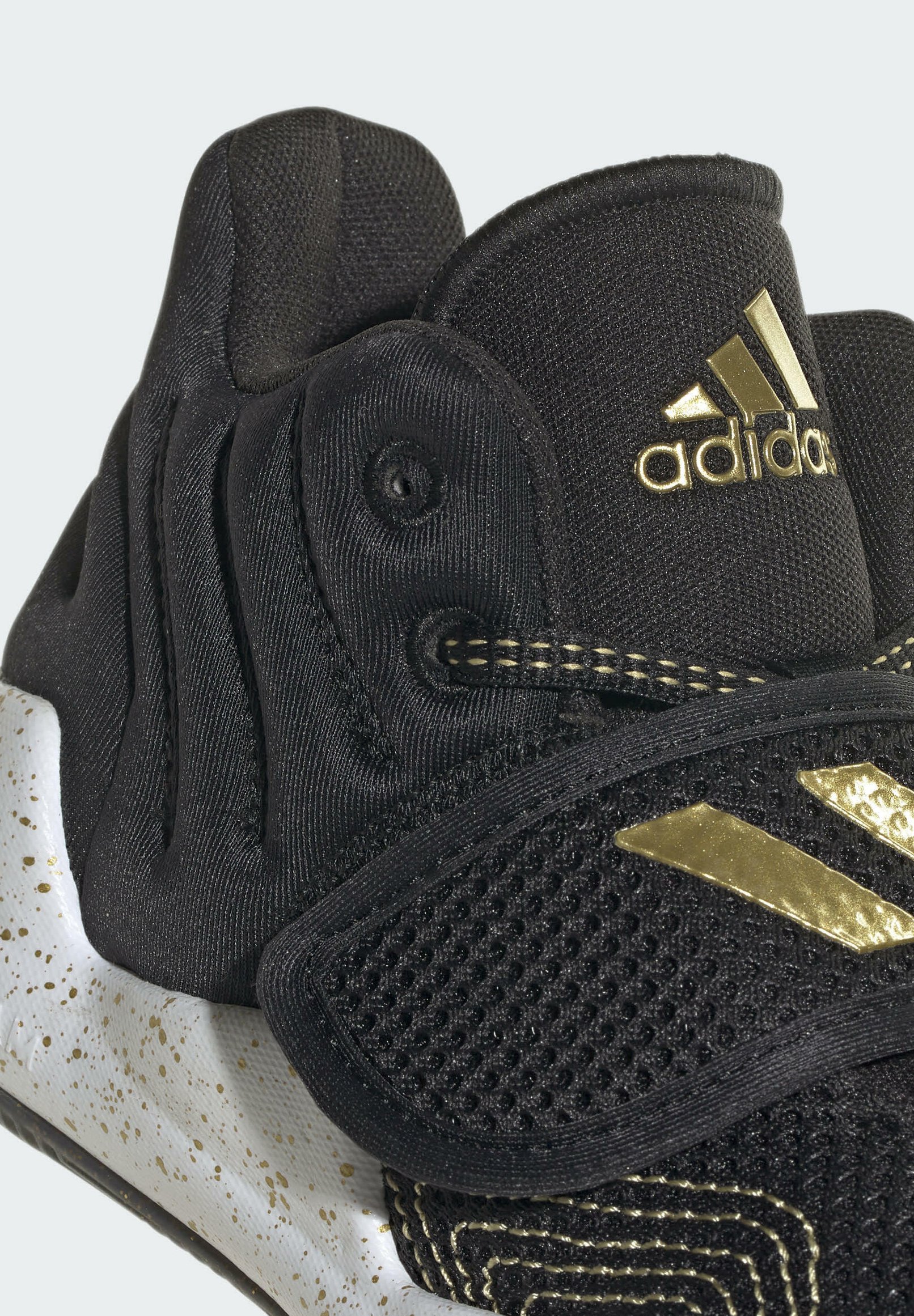 adidas Performance DEEP THREAT PRIMEBLUE - Basketball shoes - black -  Zalando.co.uk