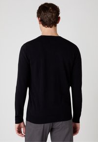 Wrangler Stickad tröja - black