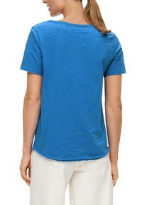 s.Oliver MIT V-AUSSCHNITT - T-Shirt basic - royalblau