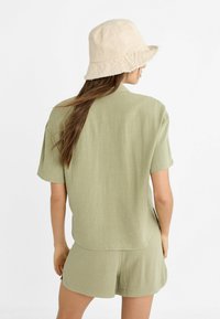 Stradivarius SHORT SLEEVE - Košilová halenka  - khaki