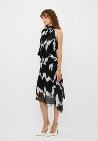 adL HALTER NECK - Vapaa-ajan mekko - printed black