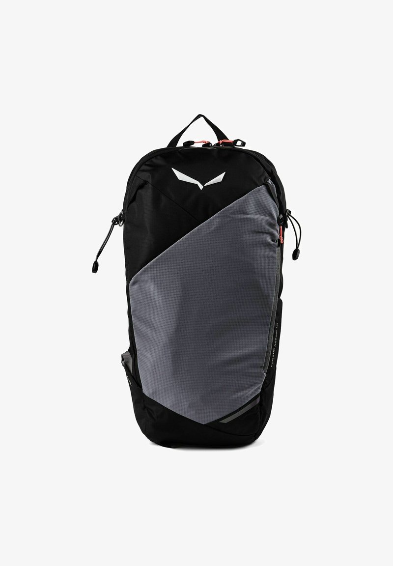 Schwarzer und grauer Rucksack mit zwei seitlichen Reißverschlusslaschen, einem oberen Griff und einem weißen, eckigen Logo nahe der oberen Mitte.