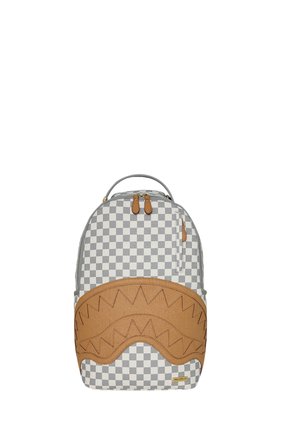 Zaino con motivo a quadri grigio e bianco e tasca frontale in pelle marrone con cuciture a zigzag e doppio cursore della cerniera.