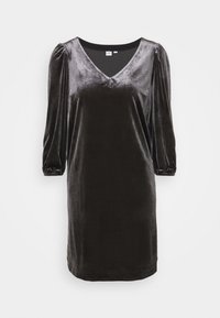 Svart sammetklänning med V-ringning, puffärmar och rak silhuett. Mjuk textur med subtil glans.