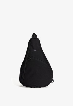 Schwarze, dreieckige Umhängetasche aus strapazierfähigem Stoff mit Reißverschluss-Fächern, einem oberen Griff und verstellbaren Riemen.