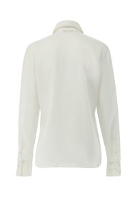 Camicia bianca a maniche lunghe con una texture liscia, design con colletto, polsini abbottonati e una leggera lucentezza, vista da dietro.