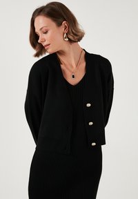 LELA Jopica - black