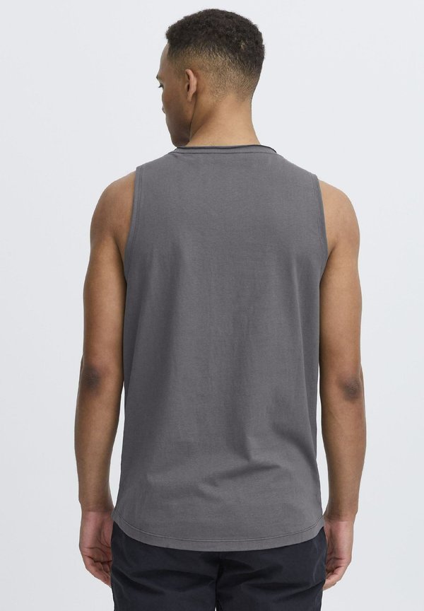 PRELIAS TANK - Top - asphalt2