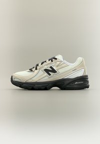 Неизбран, timberwolf/white
