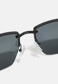 Armani Exchange Ochelari de soare - matte black