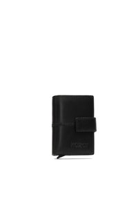 Černá kožená peněženka s hladkým povrchem, kompaktním designem a zacvakávacím zapínáním. Na přední straně je zvýrazněné logo.