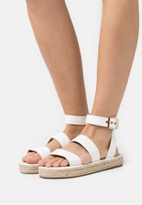 Even&Odd Wide Fit - Platform sandals - white Thumbnail Image 1