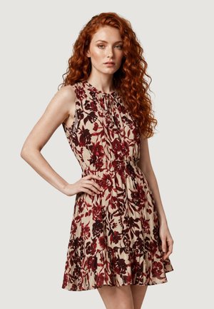 I AM, Vestito casual - bordeaux