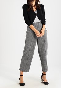 comma Kofta - black