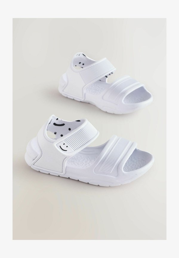 YOUNGER – Badesandale