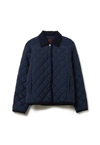 Giacca trapuntata blu navy con colletto in corduroy, chiusura a scatto e due tasche laterali. Presenta cuciture diagonali e orlo a costine.