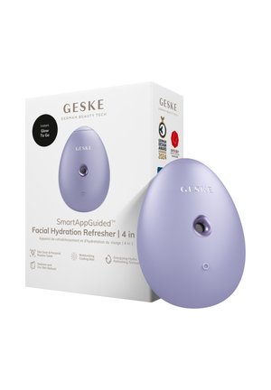 Dispositif rafraîchisseur d'hydratation du visage en forme de goutte lavande avec sa boîte affichant le label de nominé au German Design Award 2024 et les caractéristiques du produit.