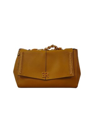 Borsa a mano in pelle marrone con dettagli intrecciati, tracolla a catena dorata e logo ER dorato sulla patta frontale.