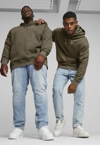 Puma BETTER CLASSICS - Jersey con capucha - chocolate chip