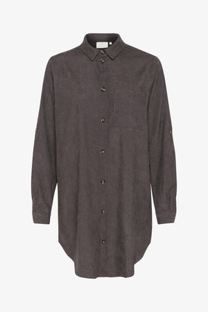 Donkergrijze overhemden met een gladde textuur, lange mouwen, een borstzak en bruine knopen langs de voorkant en op de manchetten.