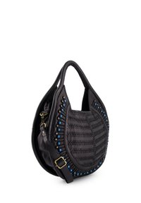 Schwarze Lederhandtasche mit runder Form, ausgestattet mit geflochtenen Details und blauen sowie goldenen Akzenten entlang der Kanten. Verstellbarer Tragegurt enthalten.