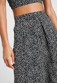 Obey Clothing Kalhoty - black