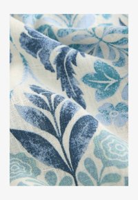 Selezionato, pink blue floral print