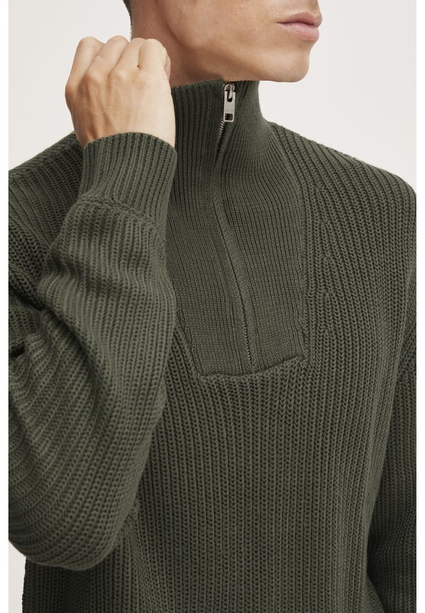 SDChristo - Jumper - thyme4