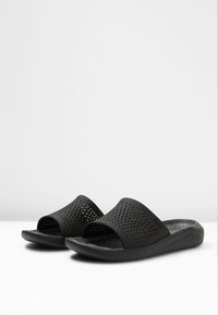 Crocs LITERIDE SLIDE UNISEX - Sandalias planas - black/slate