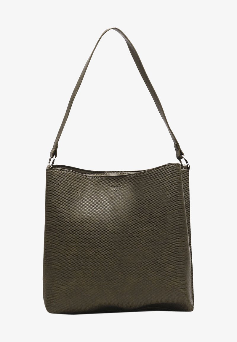 Alyvuogių žalios odinės petinės rankinės su tekstūruotu paviršiumi, plokščiu dizainu, vienu petiniu dirželiu ir subtiliu logotipu priekyje.