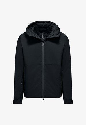 Giacca nera con cappuccio, chiusura frontale con zip, maniche lunghe, tasca laterale con zip e cinturini regolabili ai polsini.