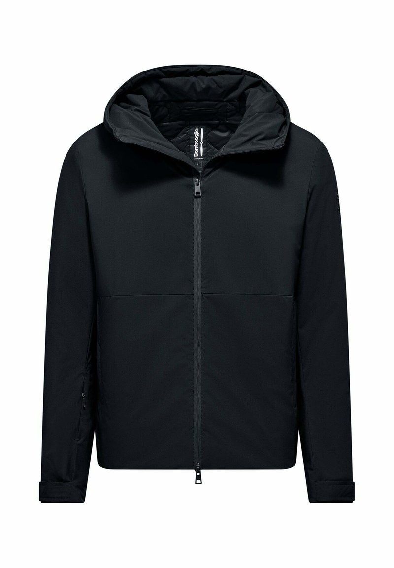 Giacca nera con cappuccio, chiusura frontale con zip, maniche lunghe, tasca laterale con zip e cinturini regolabili ai polsini.
