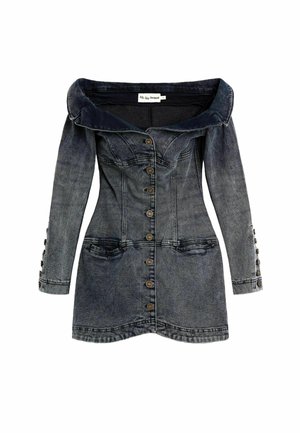 Õlgadeta tuhmunud musta teksariidest kleit pikkade varrukatega, esiküljel nööpide sulgemine, taskute detailid ja mansettidel nööpide kaunistused.