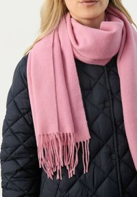 Part Two KITHA - Šalikas - sea pink