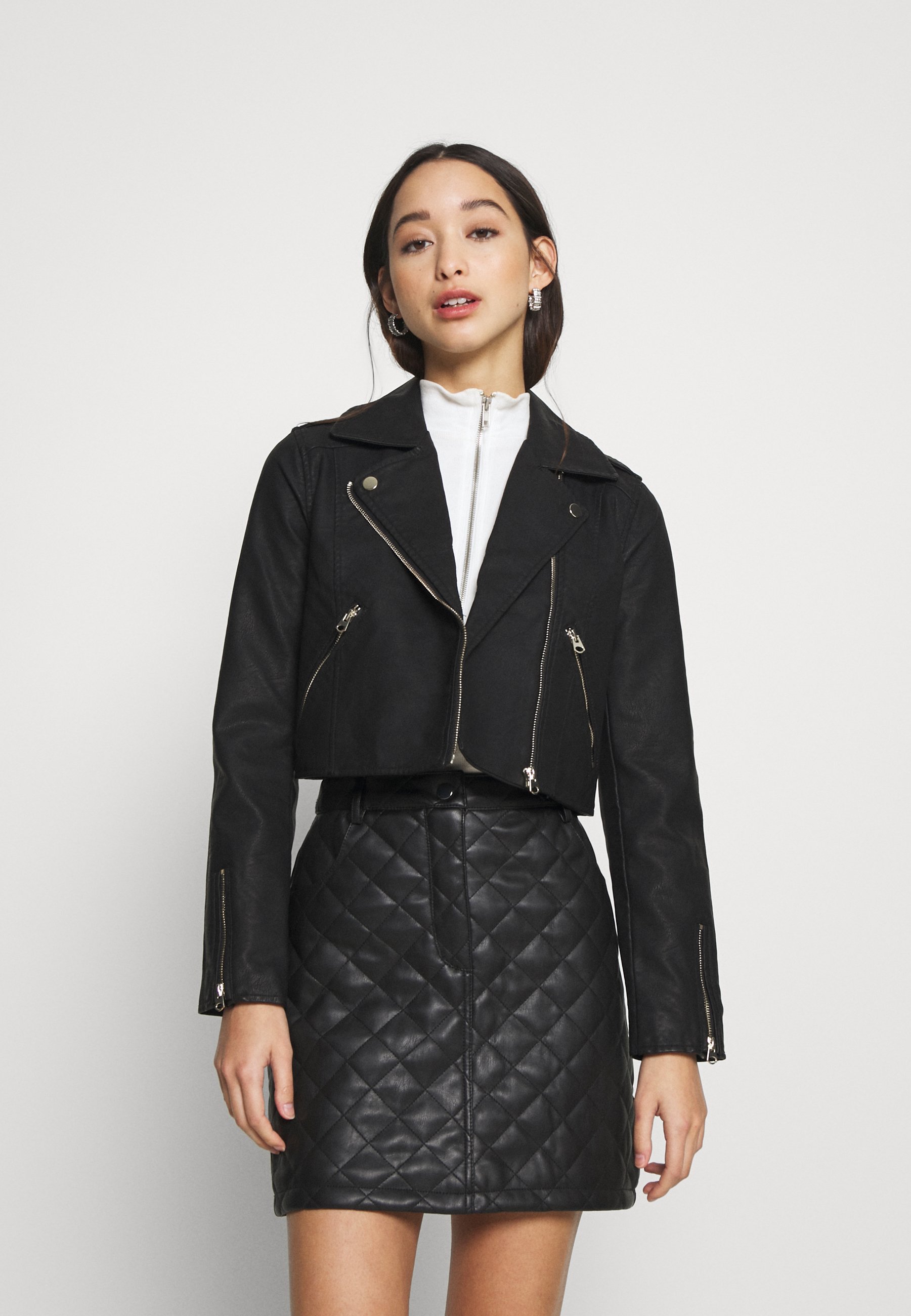 Miss Selfridge CROP BIKER Imitert skinnjakke black Miss Selfridge BIKER Imitert skinnjakke black Zalando.no