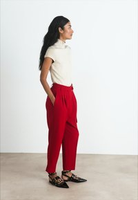 BOSS TAPIAH - Kelnės - bright red
