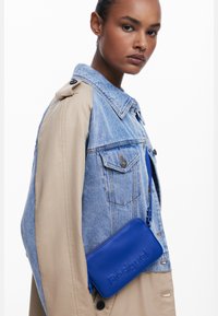Desigual SMALL LOGO - Taška cez plece - blue