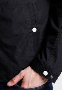 Pier One Let jakke / Sommerjakker - black