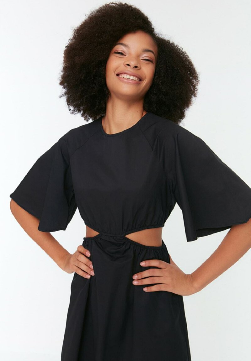 Damen Freizeitkleider | Trendyol Freizeitkleid black/schwarz - ZU26789 Damen Freizeitkleider | Trendyol Freizeitkleid black/schwarz - ZU26789