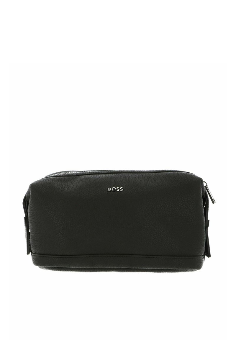 Trousse de toilette noire à texture de galets, dotée d'une fermeture éclair et d'un logo "BOSS" argenté sur le devant. Comprend des poches latérales pour un rangement supplémentaire.