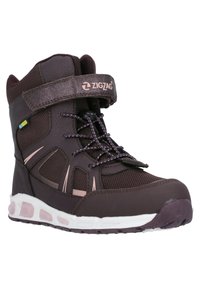 Brauner synthetischer High-Top-Stiefel mit pinken Akzenten, gepolstertem Kragen, Riemenverschluss und gemusterten Mesh-Einsätzen, ausgestattet mit einer strukturierten Sohle.