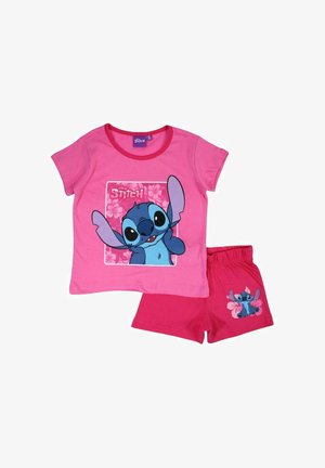 Ensemble de pyjama en coton rose composé d'un haut à manches courtes avec un motif Stitch et d'un short assorti rose avec un imprimé similaire sur l'ourlet.