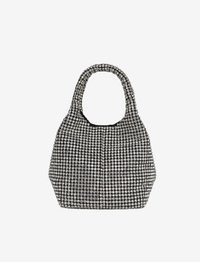 Czarna torebka pokryta srebrnymi kryształkami, z zaokrąglonym uchwytem, miękką fakturą i przestronnym kształtem. Błyszcząca powierzchnia z wzorem w kratę.