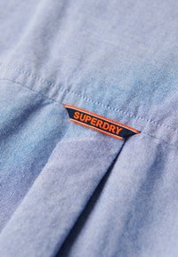Superdry & Co ESSENTIALS OXFORD - Skjorta - azure blue chambray oxford